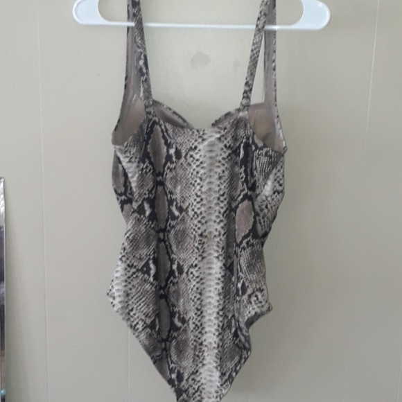 SEXY Python Bond-eye Australia python swimsuit - Picture 3 of 5
